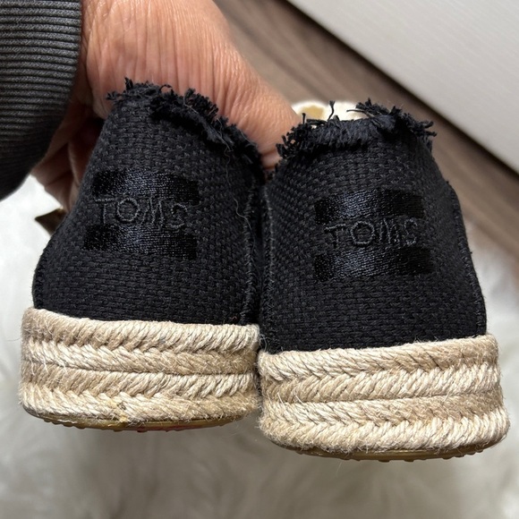 NWOT TOMS Black Carolina Lace-Up Espadrille - Picture 5 of 8